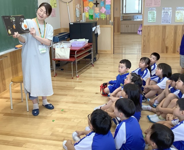 読み聞かせの様子