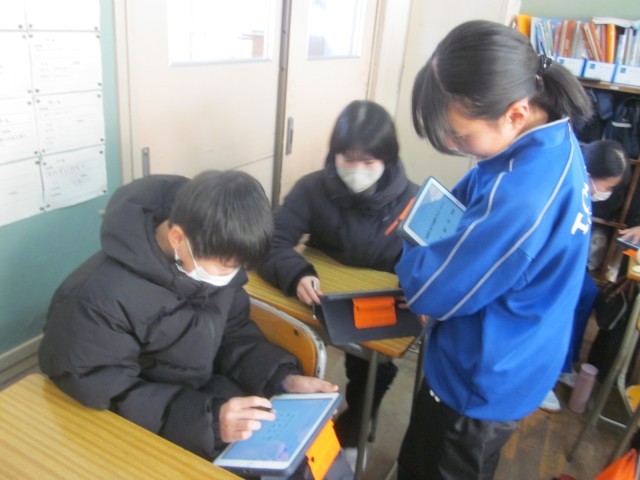 061219_2年3組授業研究（学活）③.JPG