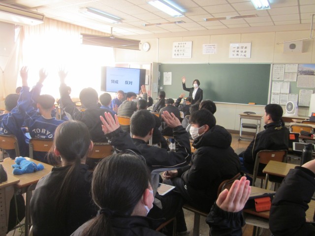 061219_２年３組授業研究（学活）④.JPG